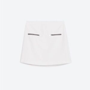 White Zara miniskirt with fun zipper details